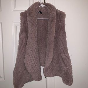 LOVE TOKEN fur vest